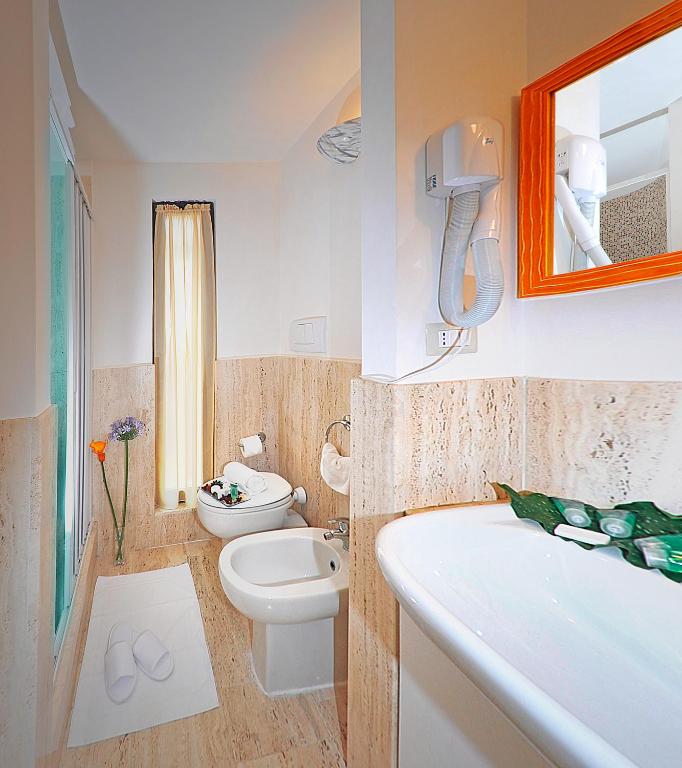 Scott House Photo 20