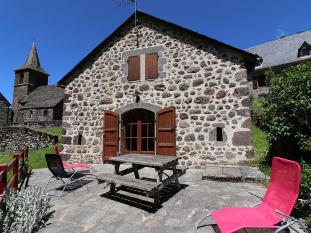 Gîte Saint-Martin-Valmeroux, 4 pièces, 6 personnes - FR-1-742-399