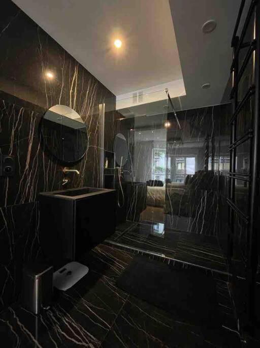 Appartement luxe 2 pièces proche Tour Eiffel - 2