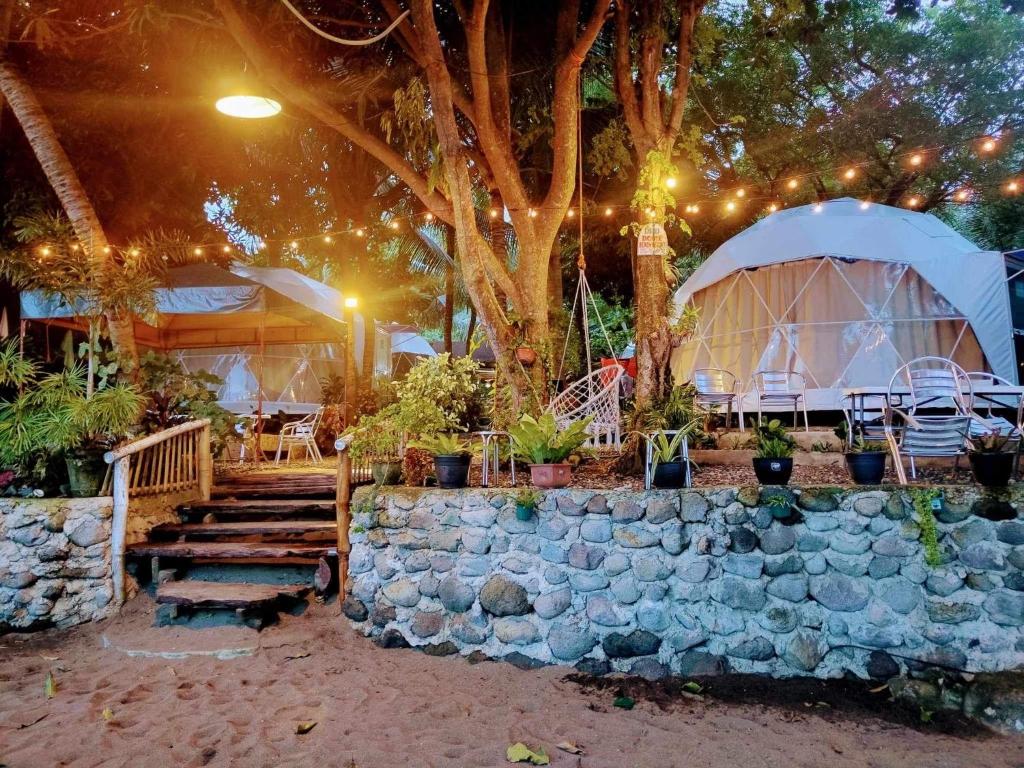 Glamping Dome Dauin Beach Resort — Hotel in Dumaguete