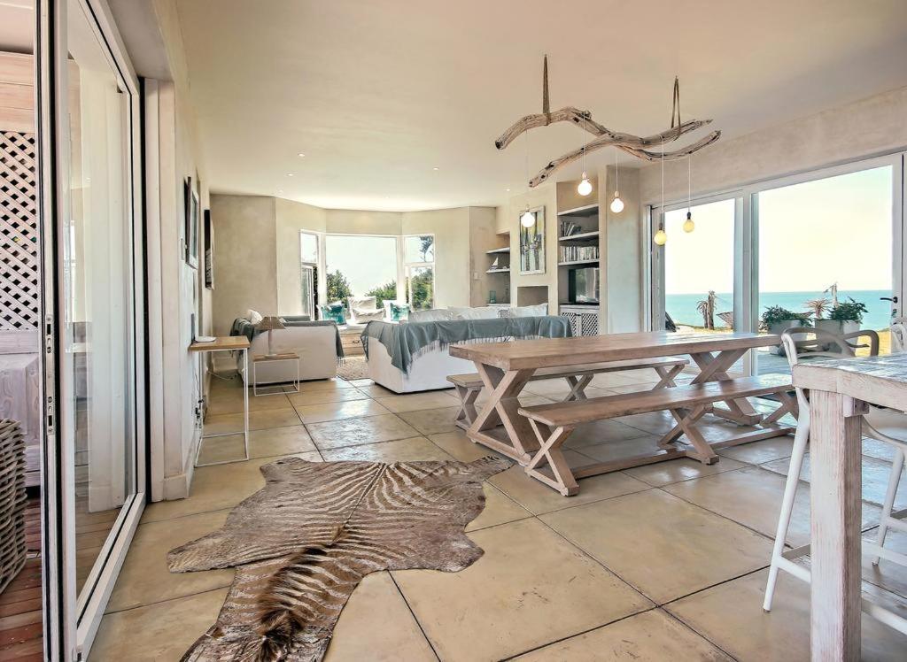 ELLIOT 22, 100m from beach & river mouth, Kenton on Sea