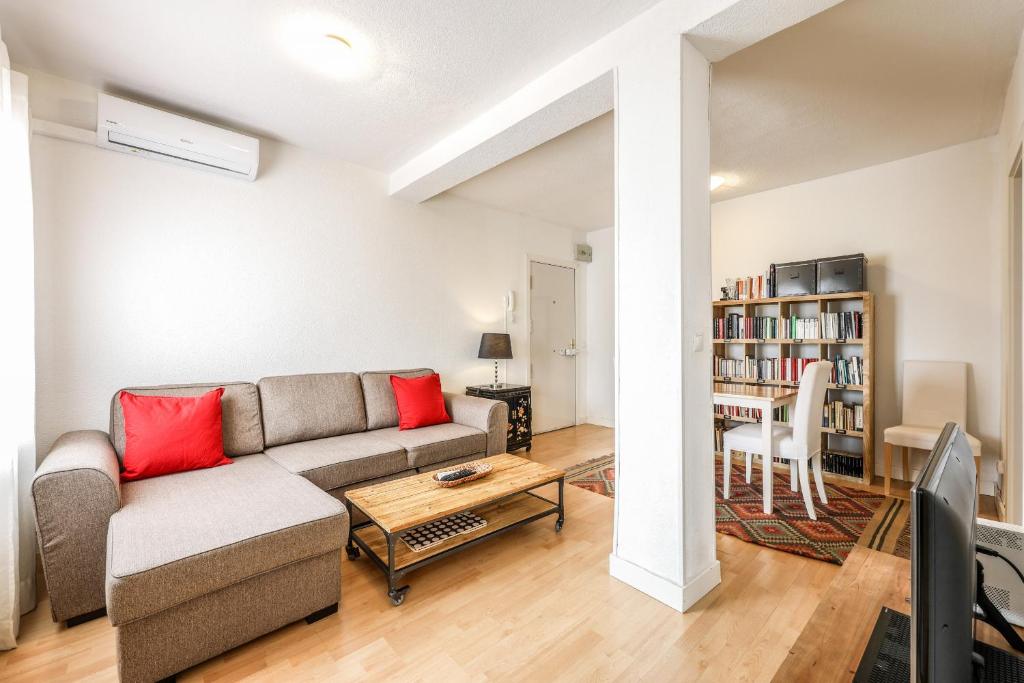 apartamento en plaza de ventas ALQUILER TEMPORAL - 2