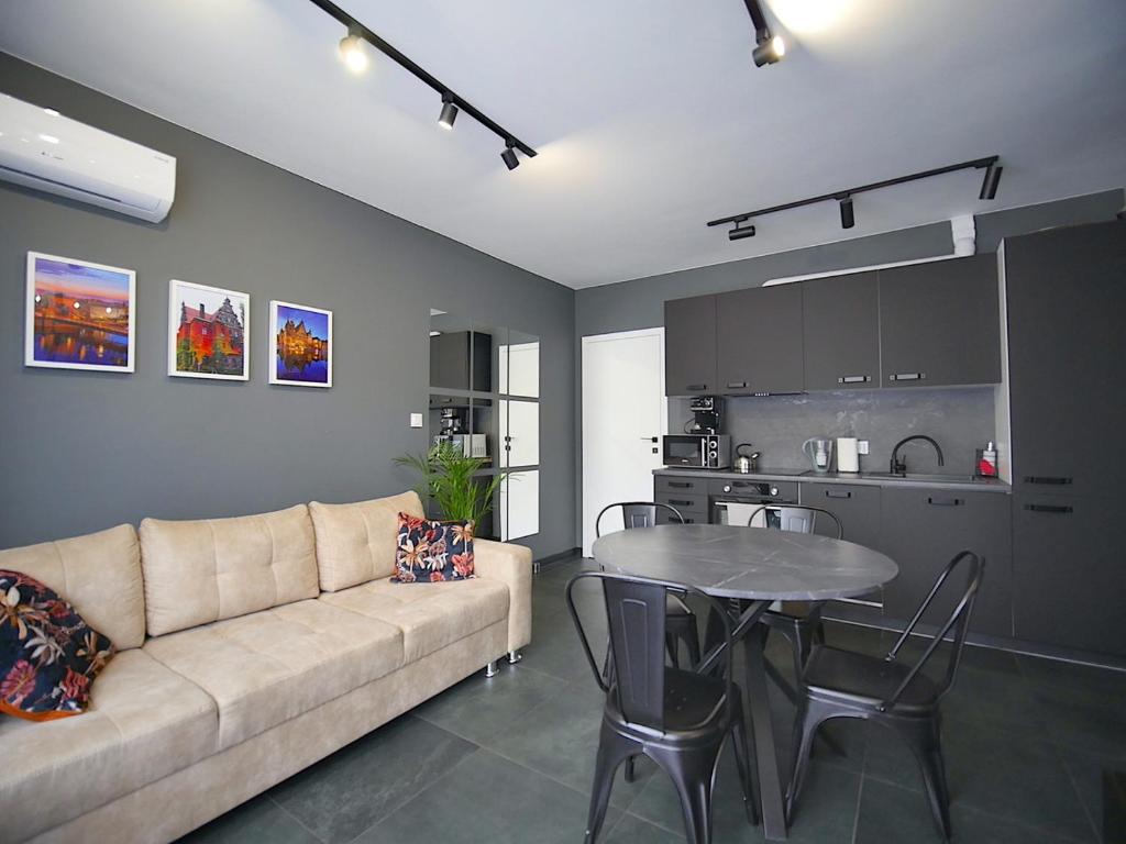 SUNSET Apartment AirCon - Self Check-In 24h, Vratislav