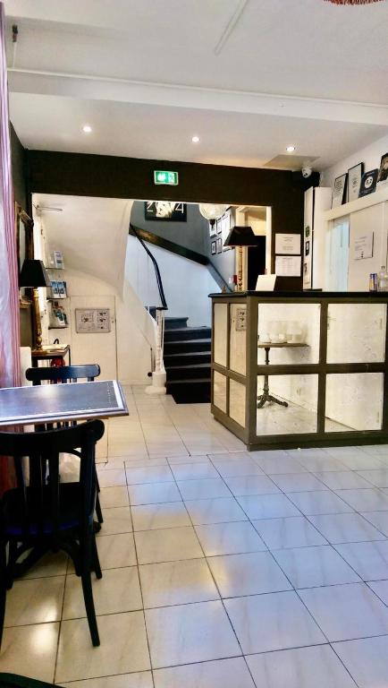 Lobby, Chanteclair in Cannes