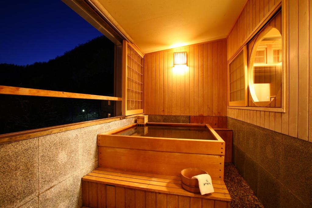 Hot spring bath
