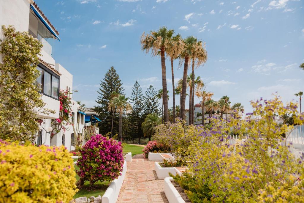 Holiday home, with direct access to the beach, sea views and south facing, in Puerto Banús - 5