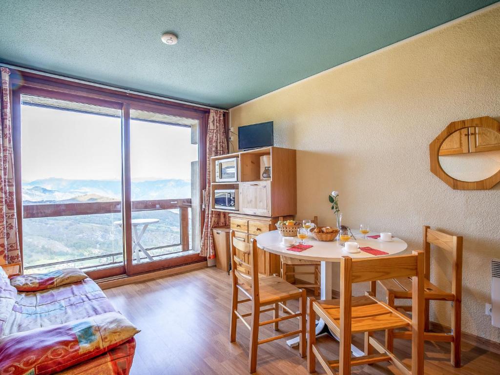 Apartment Soyouz Vanguard-65 by Interhome - 2