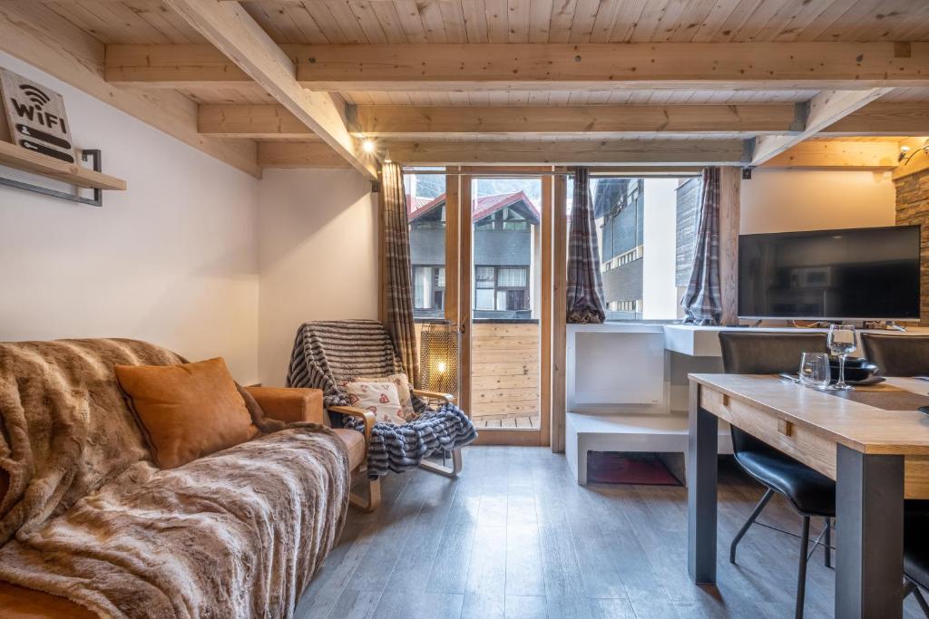 Grand Roc A - 3 bedrooms Apartment Next to skilift - By Cozee Rentals - 2