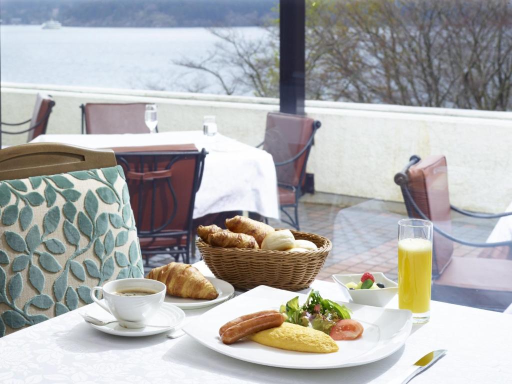 อาหารและเครื่องดื่ม