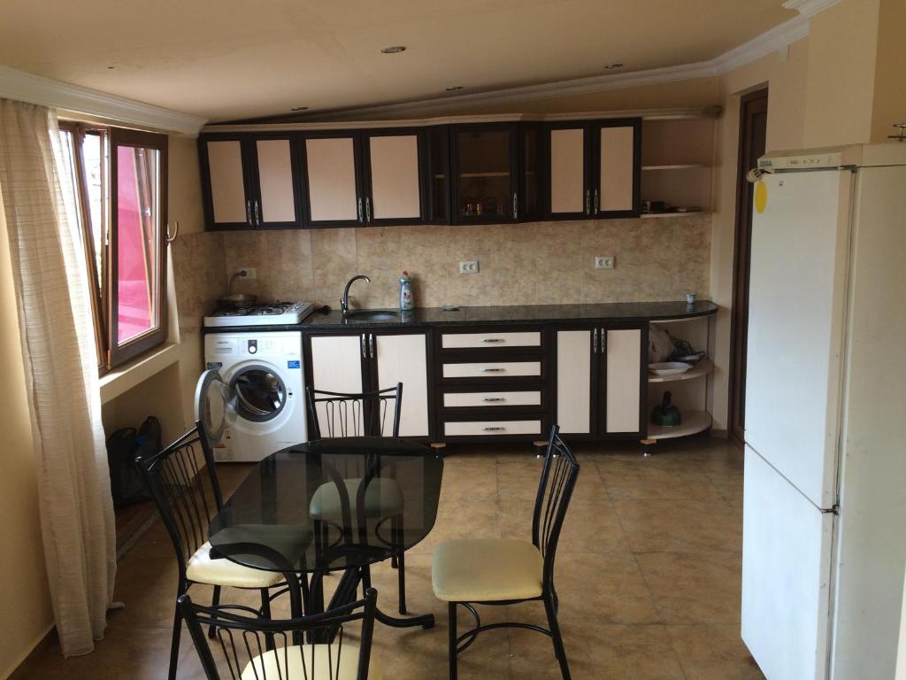 Guesthouse Gorgasali 57 — Hotel in Batumi