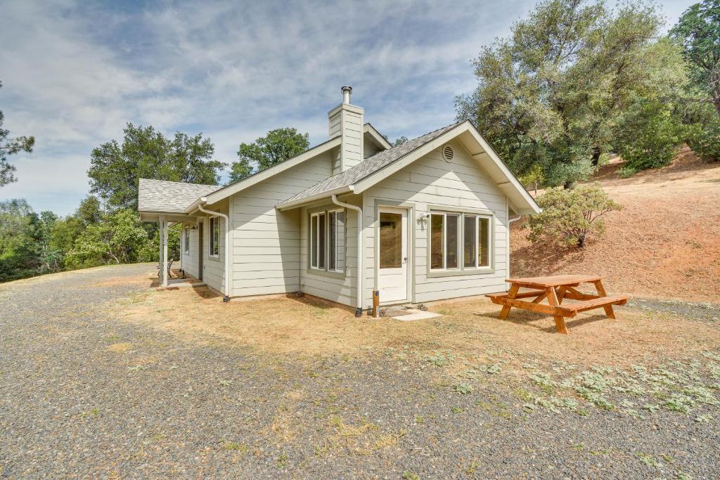 Peaceful Midpines Retreat about 25 Mi to Yosemite!