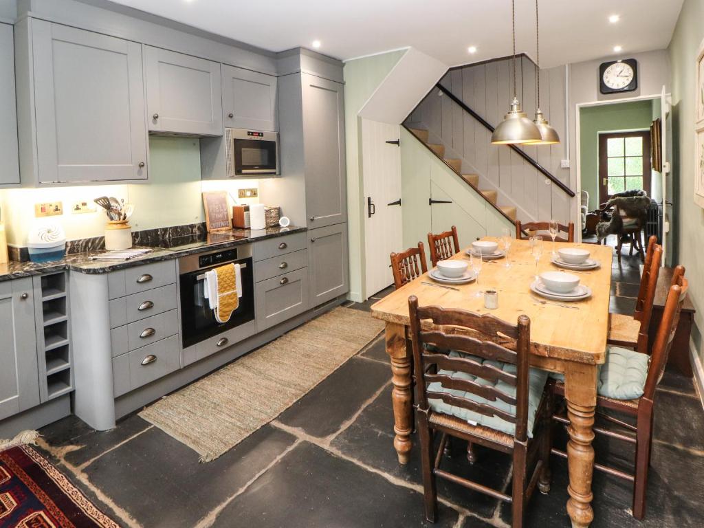 1 Field Foot Cottage photo 4