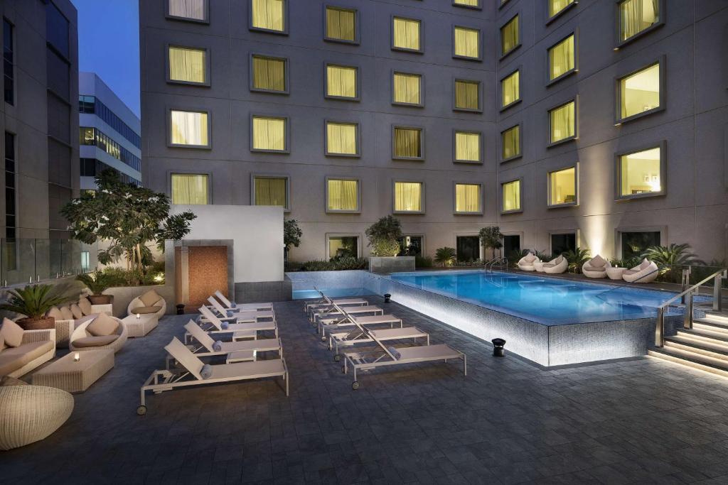 ヒルトン ガーデン イン ドバイ (Hilton Garden Inn Dubai, Mall Avenue) 眺望