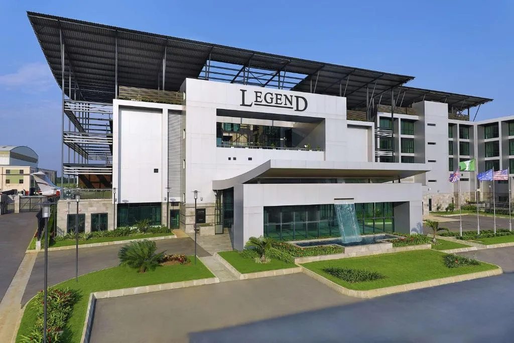 Legend Hotel Lagos Airport, Curio Collection By Hilton，位于拉各斯的酒店