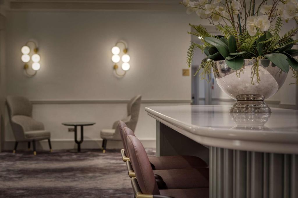 フロント・ロビー