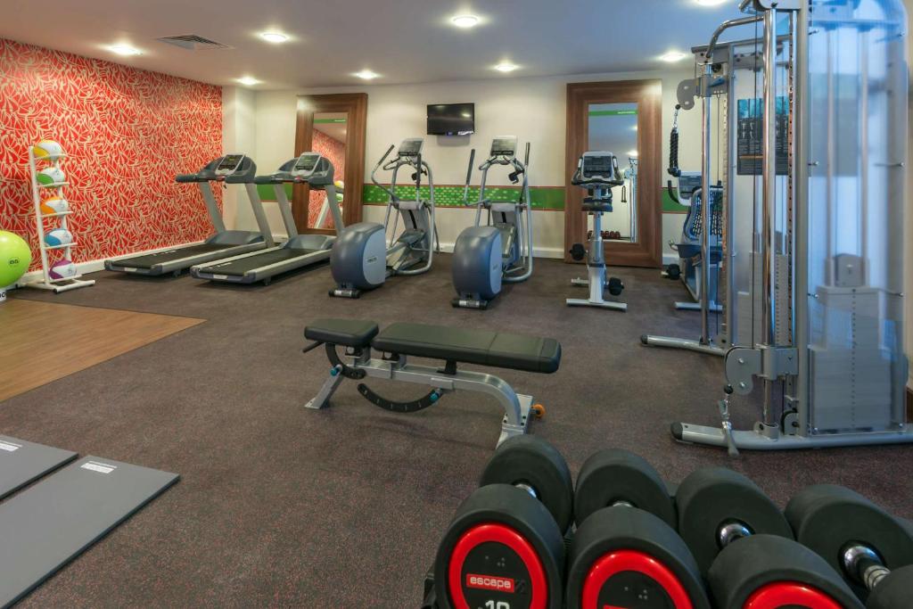 Hampton by Hilton London Luton Airport Hotel photo