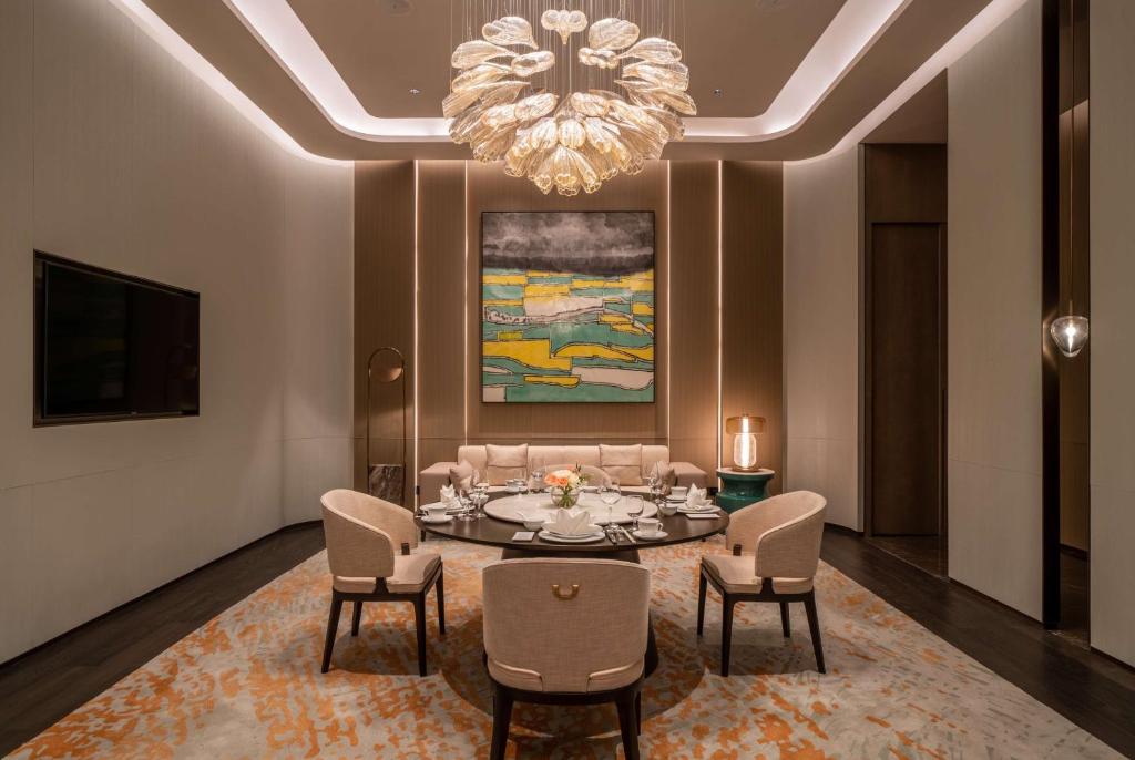 힐튼 쉔젠의 비즈니스 센터 또는 회의실