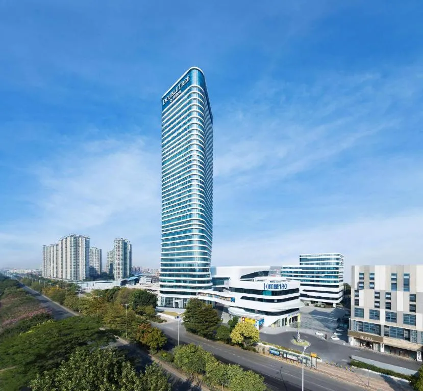 Doubletree by Hilton Foshan Nanhai-Free Canton Fair Shuttle Bus, hotel in Foshan
