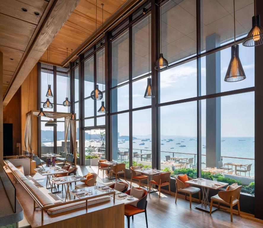 Restaurant, Hilton Pattaya in Pattaya