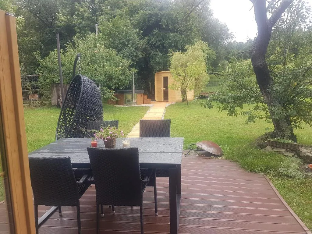 Wellness Vejminek na farmě u koní, hotel en Milešov