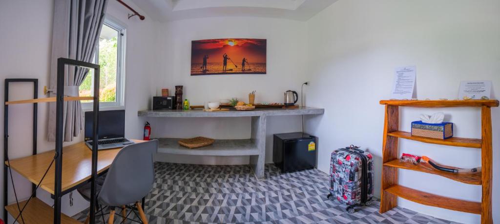 Enda Lanta Bungalows photo