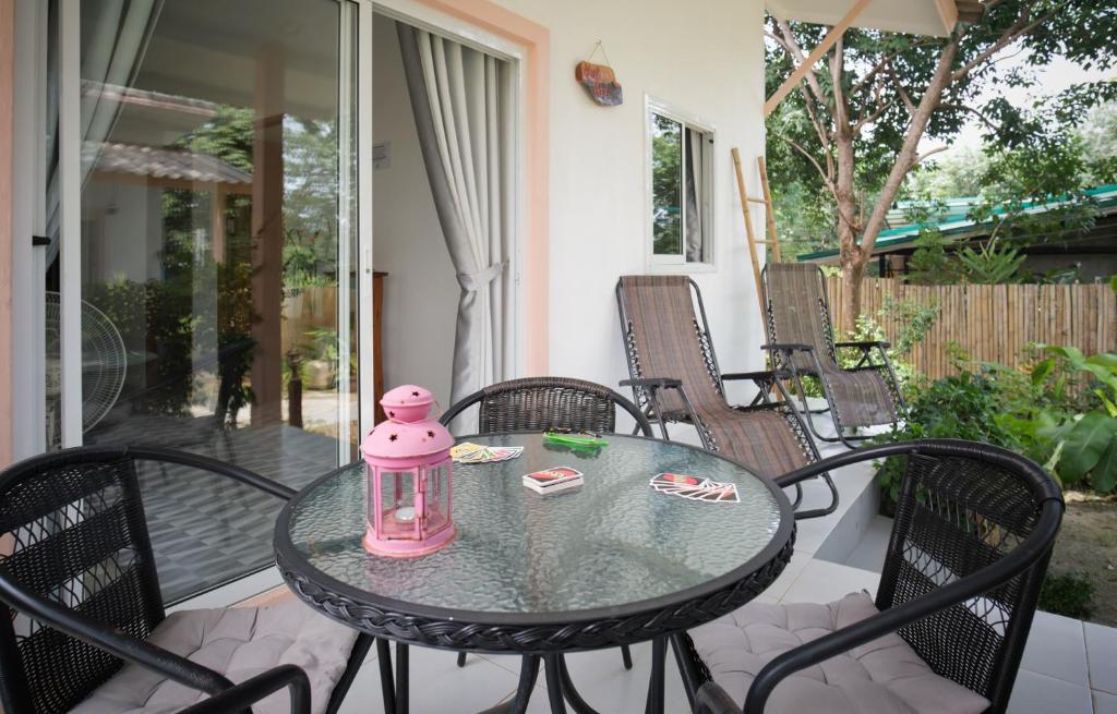 Enda Lanta Bungalows photo