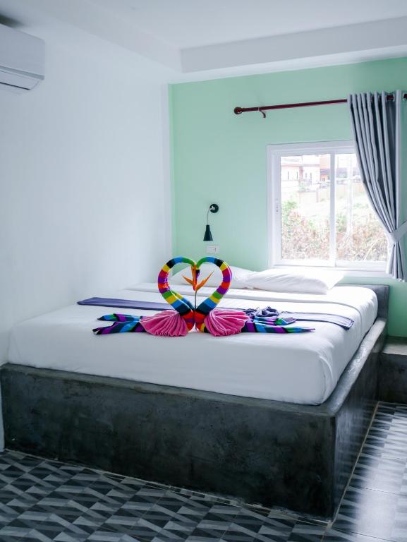 Enda Lanta Bungalows photo