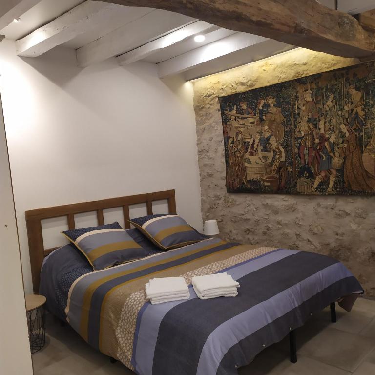 Proche de VICHY Le colombier studio tout confort parking privé - 2