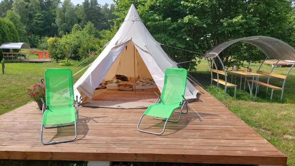 Glamping Fluffy Horns - Glempings Pūkainie Ragi, hotel in Plieņciems