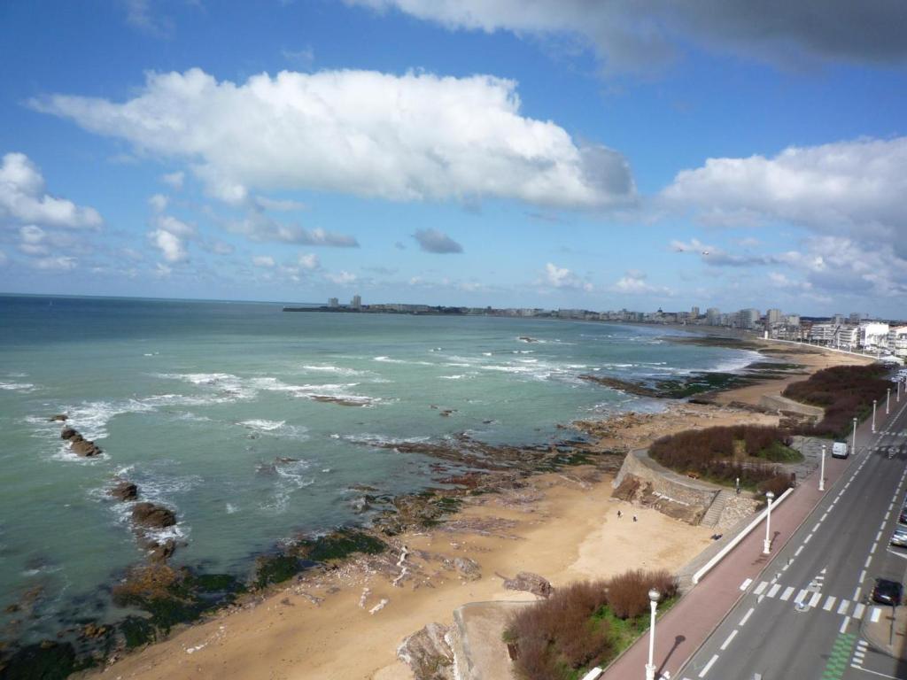 Appartement T3 lumineux, balcon sud, parking, proche plage et commerces - FR-1-92-688 - 2