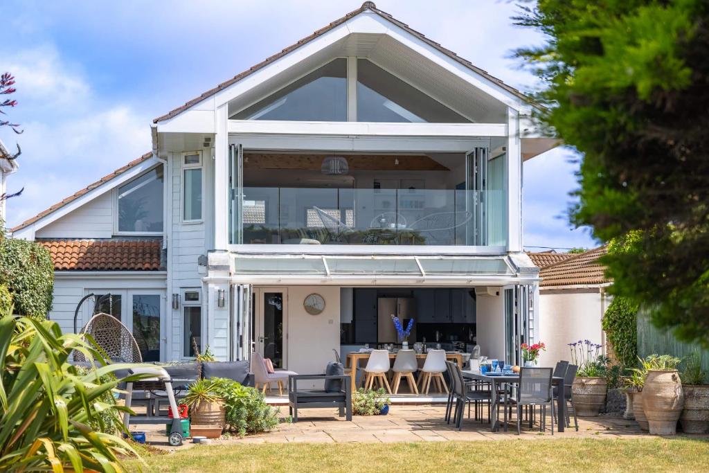 High Tide, Milford on Sea
