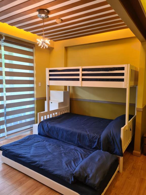 Pico de Loro by Billyn, Nasugbu