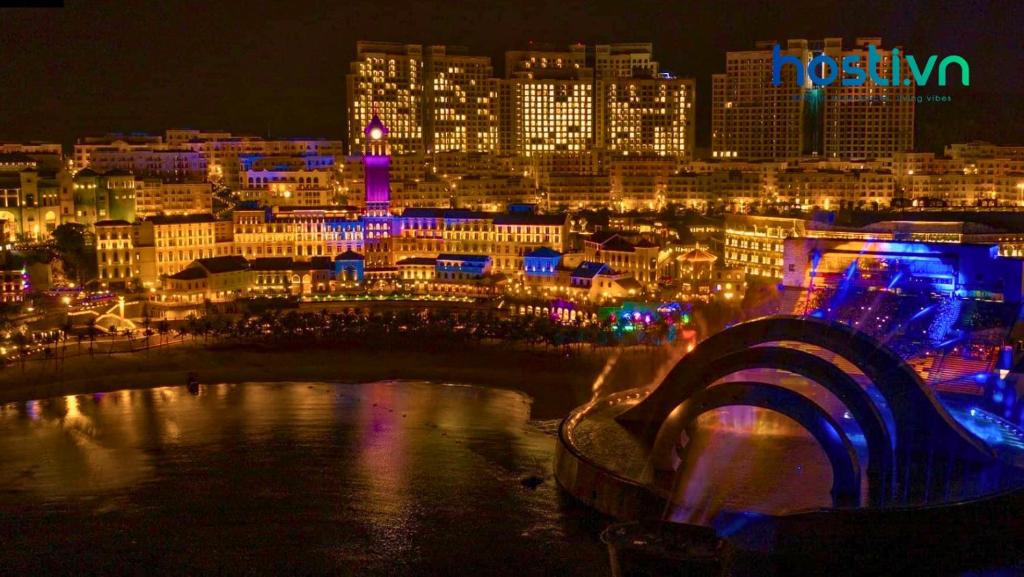 Hillside Mediterranean luxury condotel managed by Hosti