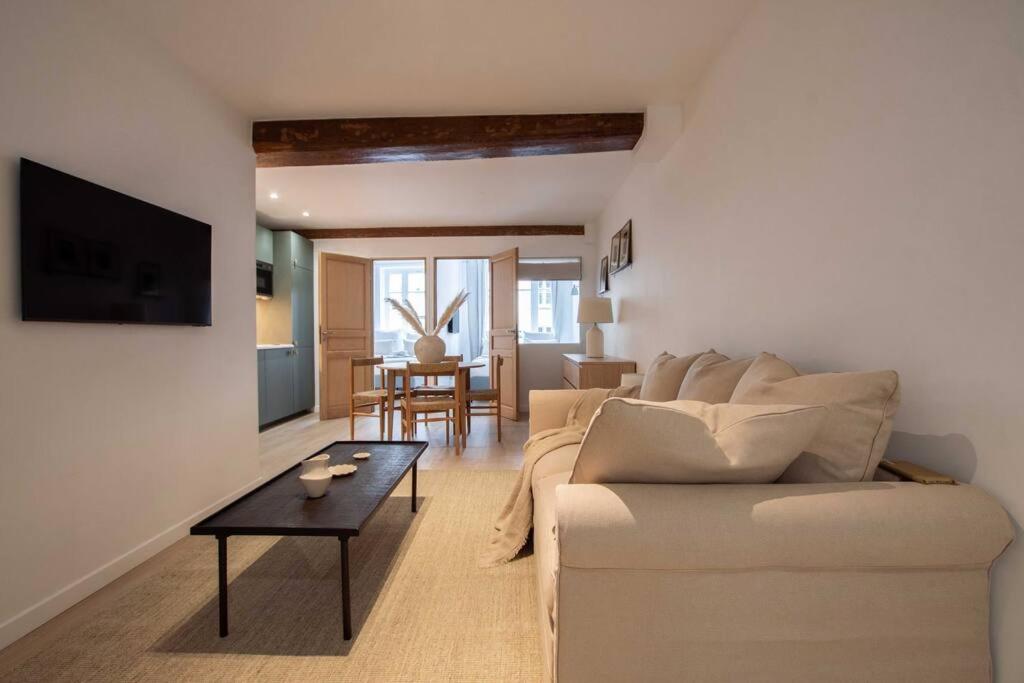 Sentier Historical Center II Luxury Design Apartment 3BR-8P, Paris