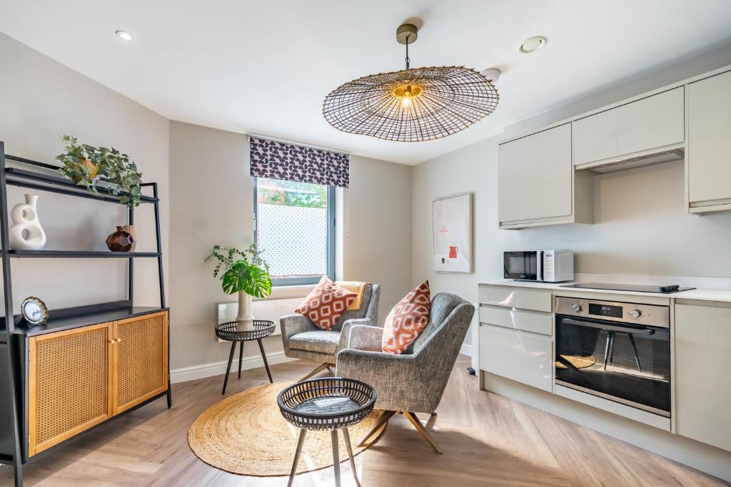 The Siding York - Option of Super King bed or 2 singles, York