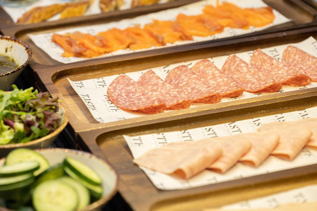 อาหารและเครื่องดื่ม