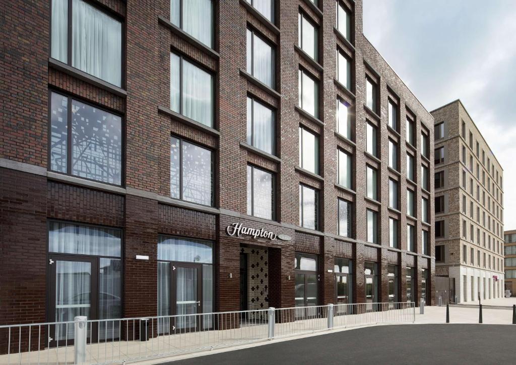Hampton by Hilton London Docklands photo