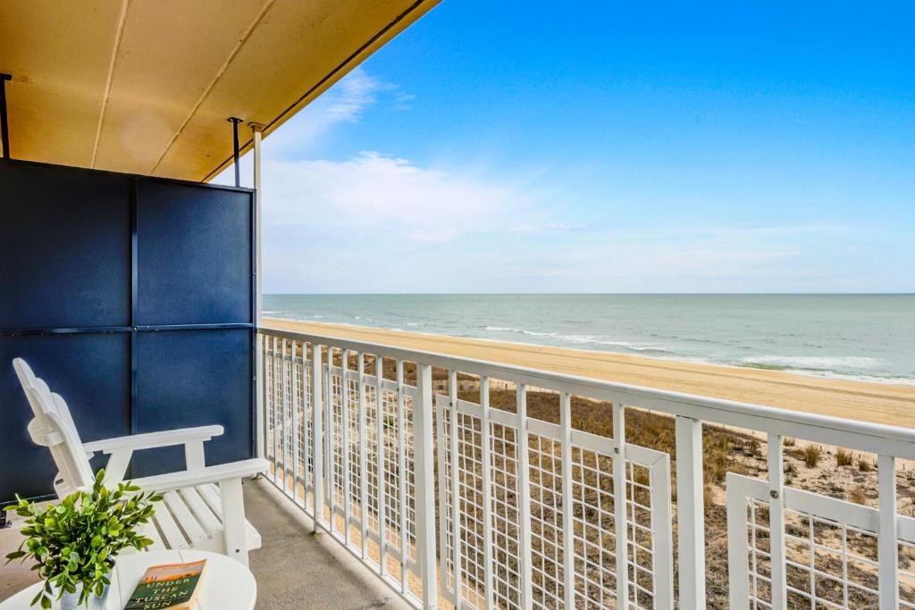 Exterior view, Dunes Court in Ocean City (MD)