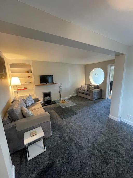 Lovely 4-bed House in Fulwood, Preston UK