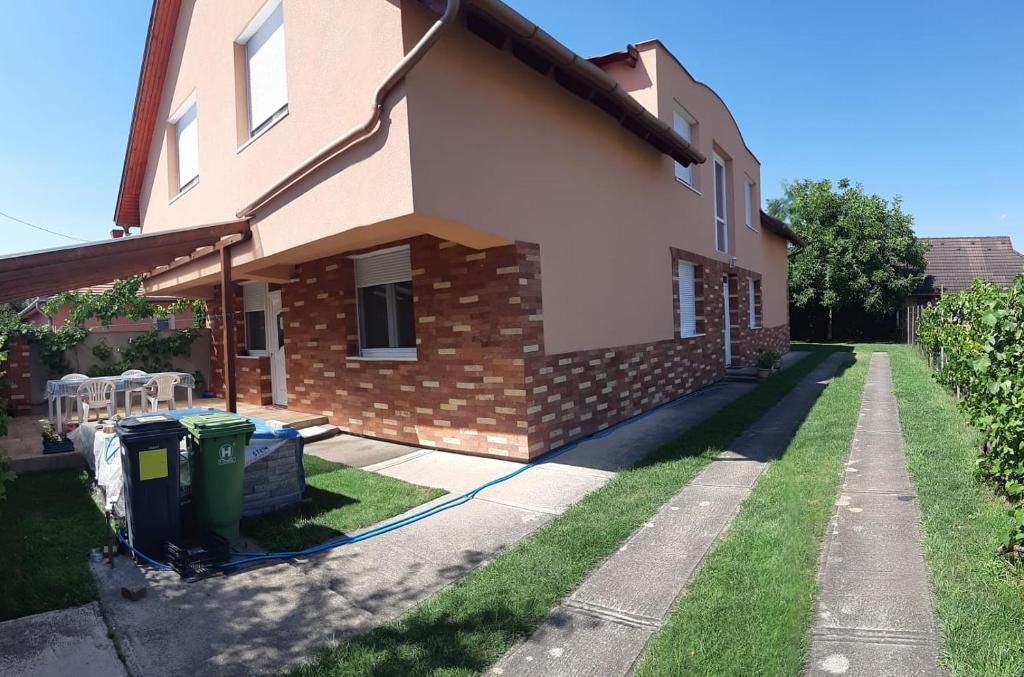 Sunshine Apartment photo