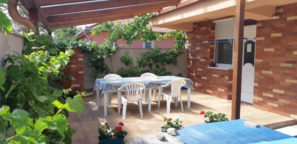 Entrance, Sunshine Apartment in Hajduszoboszlo
