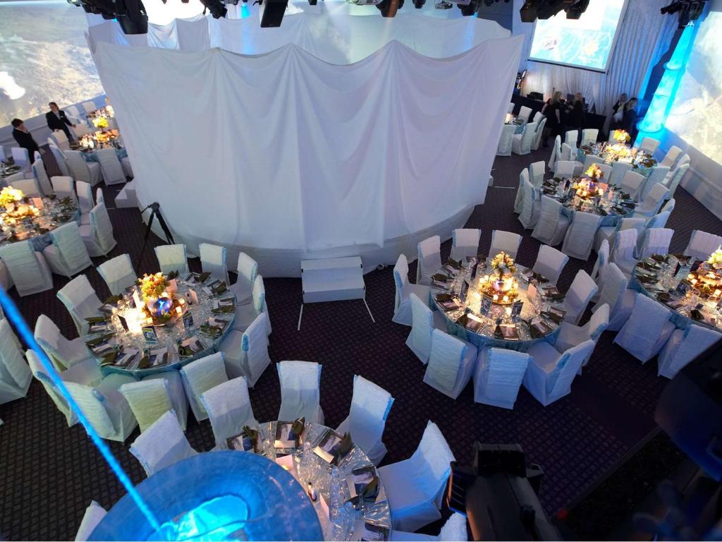 غرفة الاجتماعات/الاحتفالات