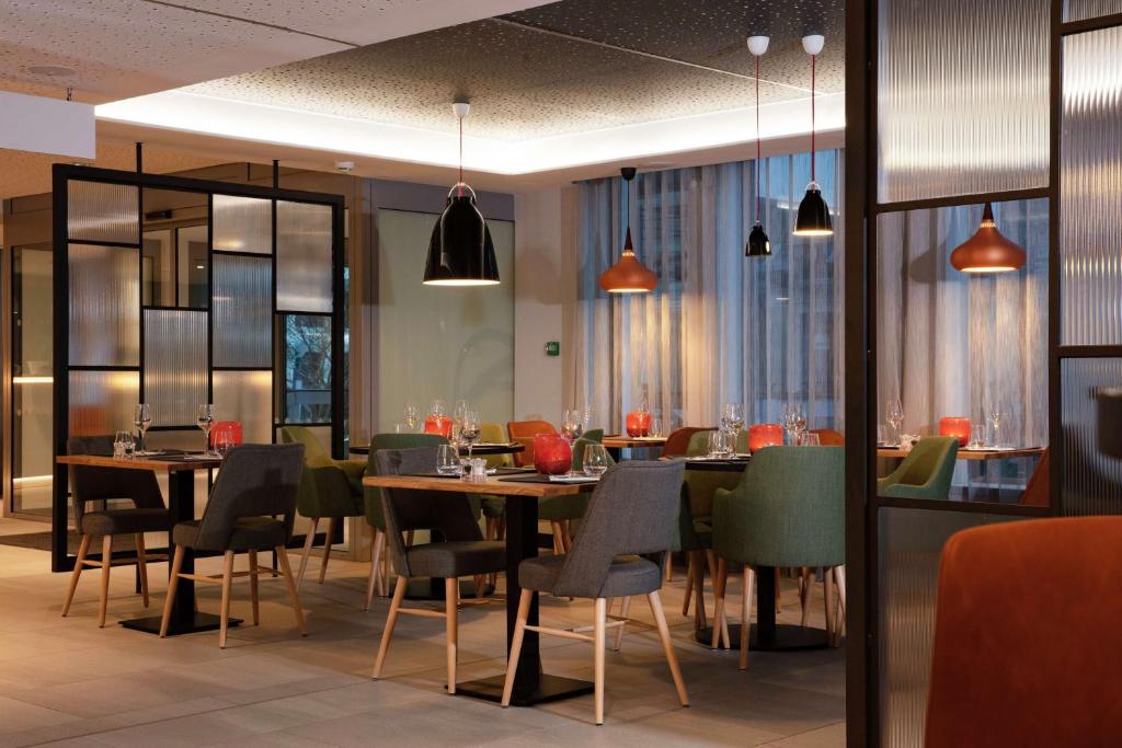 Restaurant, Hilton Garden Inn Paris Orly Airport in Paris