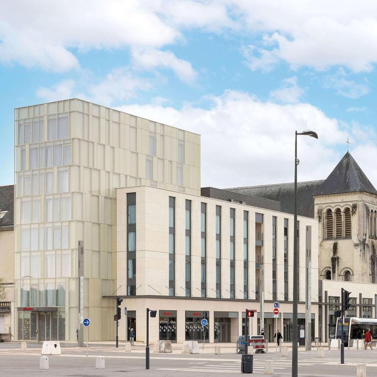 Hampton by Hilton Tours Centre, France - 1