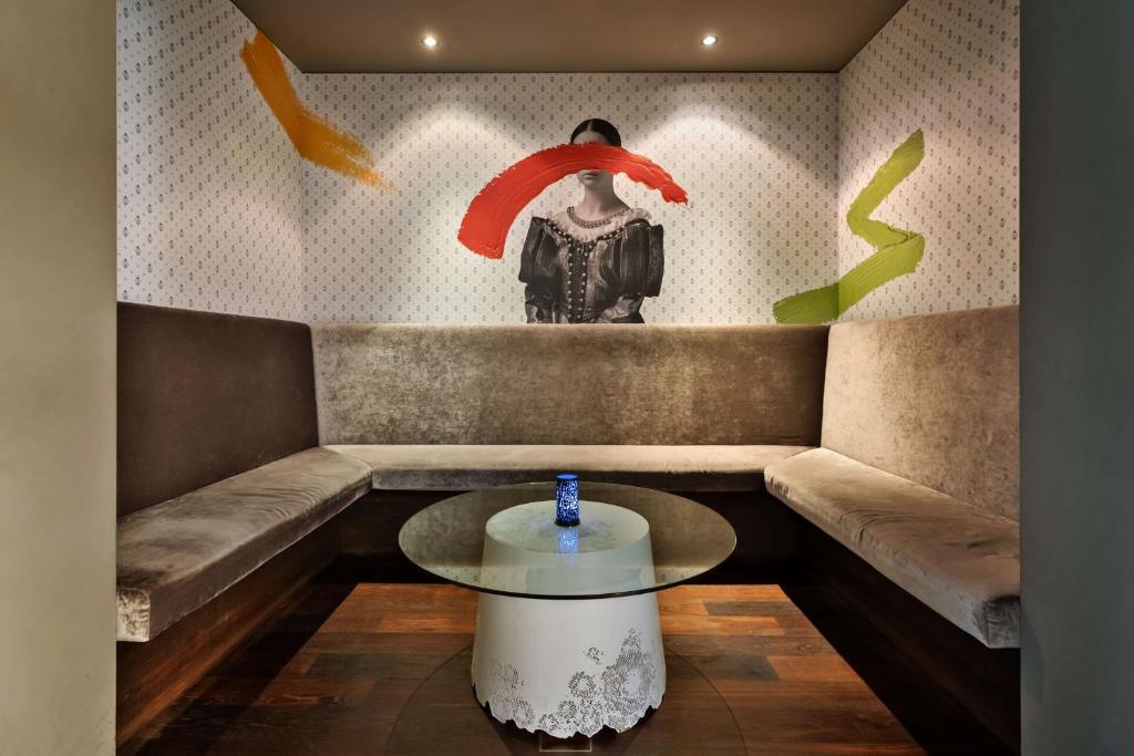 Pub/Lounge