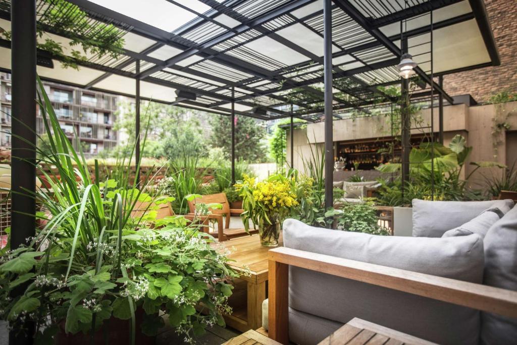 Alexandra Barcelona Hotel, Curio Collection by Hilton - 3