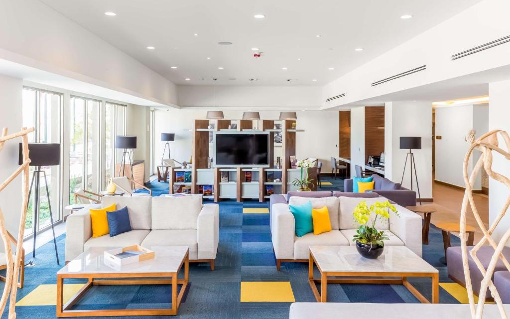 Hampton Inn & Suites by Hilton Los Cabos - 2