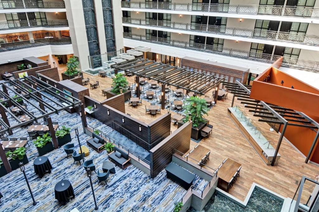 Embassy Suites by Hilton Minneapolis-Airport photo
