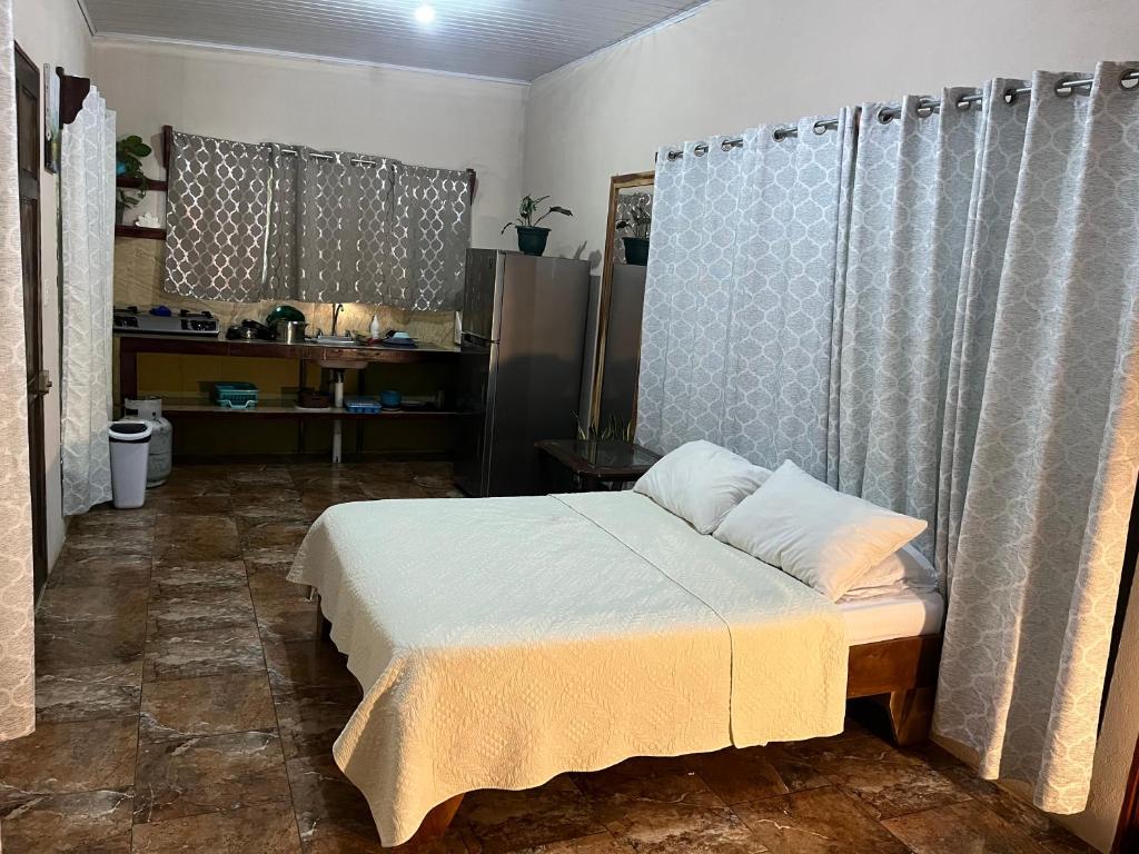 Casa Escondida Apartments — Hotel in Quepos