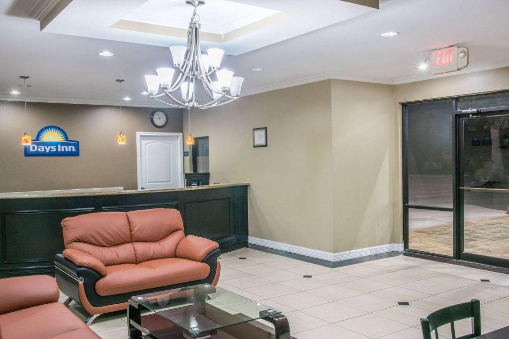 Lobby, Days Inn by Wyndham Humble/Houston Intercontinental Airport in Houston (TX)